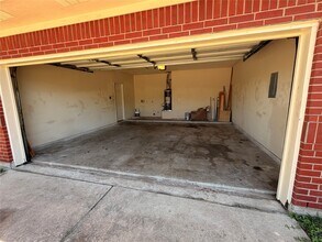 Building Photo - 13423 Agarita Ln