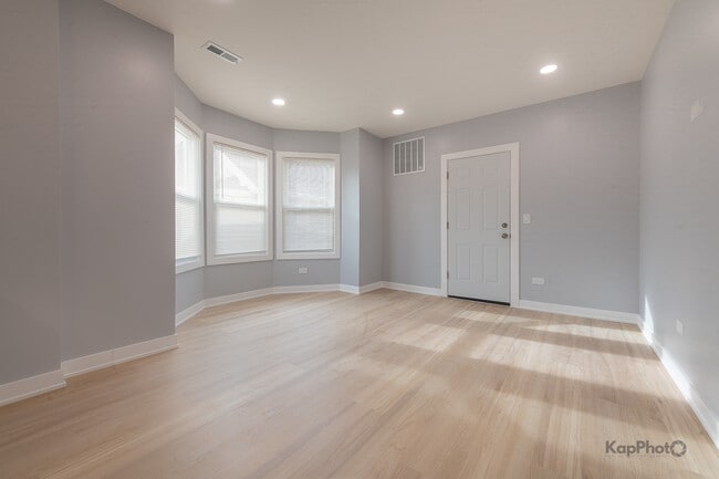 Foto del edificio - 2821 S Emerald Ave