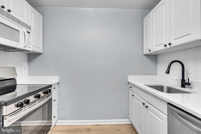 Foto del edificio - 3245 Rio Dr