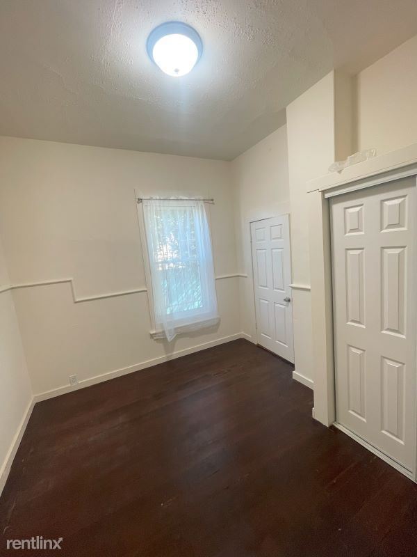 Foto del edificio - 3 br, 1 bath House - 976 34th St