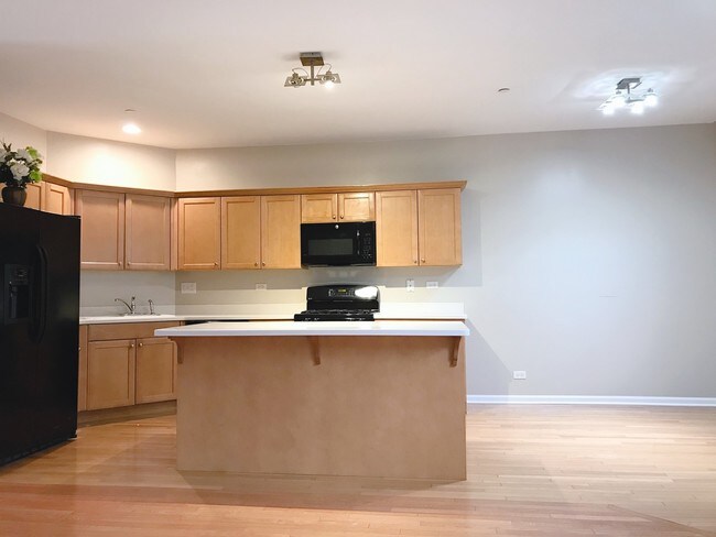 Building Photo - 2568 Waterbury Ln