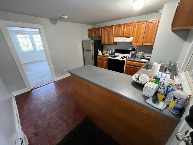 Building Photo - 49 Grandview Dr