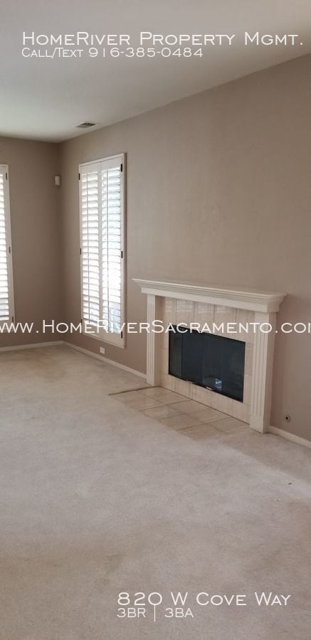 Building Photo - 820 W Cove Way