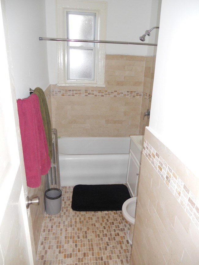 Foto del edificio - 31-42 103rd St