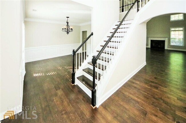Building Photo - 8050 Allerton Ln