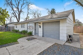 Building Photo - 2007 Antoine Dr