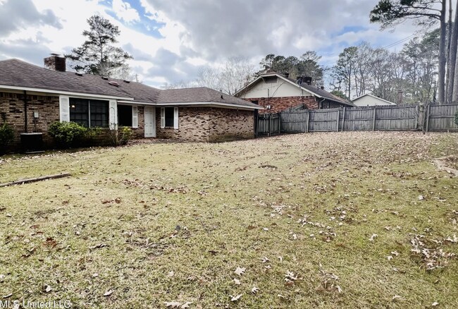 Building Photo - 2014 Beechwood Blvd