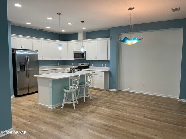 Foto del edificio - 269 Island Breeze Ave