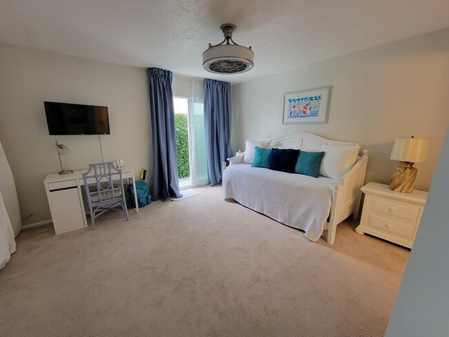 Building Photo - 33901 Copper Lantern St