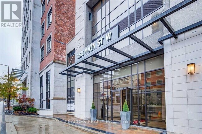 Photo du bâtiment - 150 Main St W