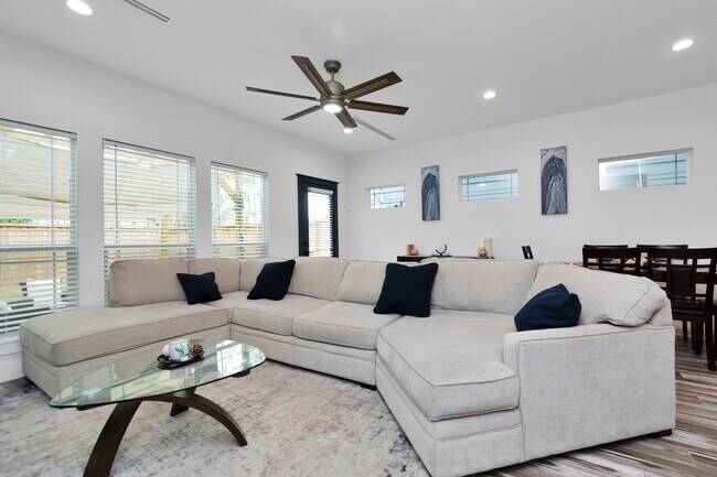 Building Photo - 4209 New Orleans St