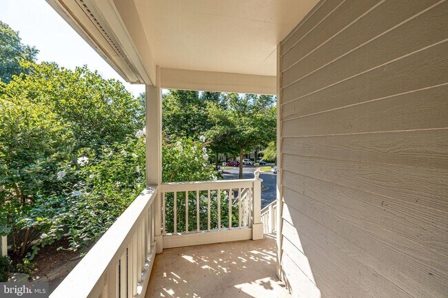 Foto del edificio - See what Reston has to offer!