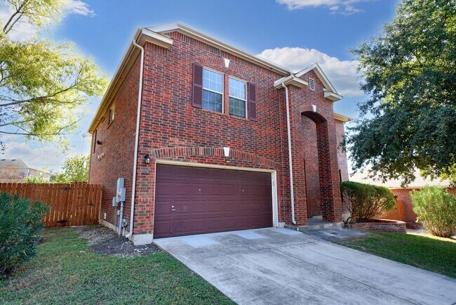 Building Photo - Stunning 4-Bedroom Cibolo Home with Modern...