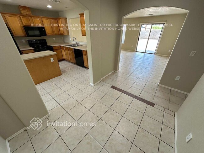 Foto del edificio - 2527 E Wier Ave