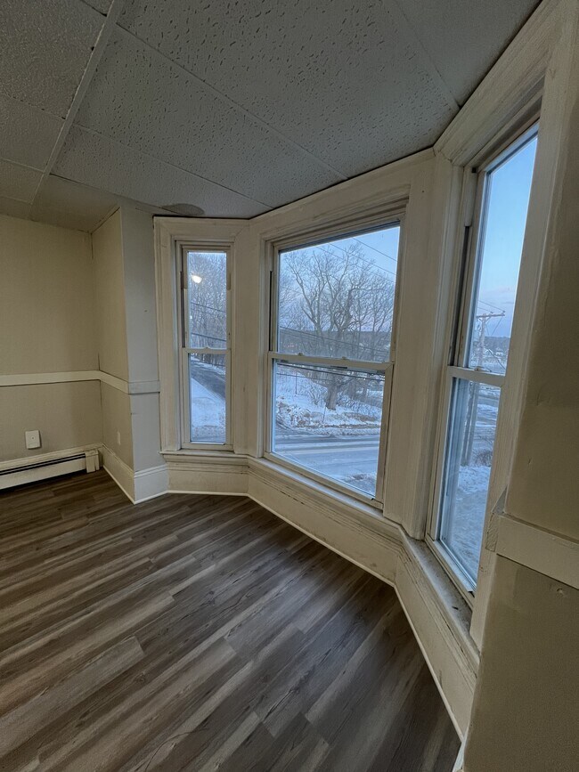 Building Photo - 22 Highland Ave