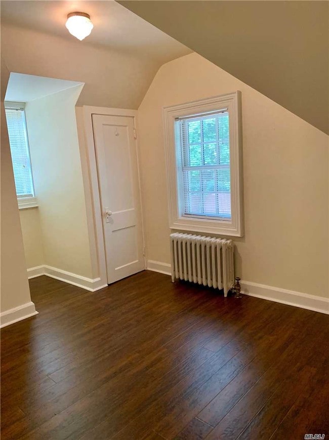 Building Photo - 87 Piping Rock Rd