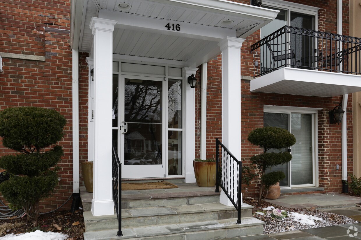 Building Photo - 416 S Veitch St
