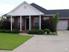 Building Photo - 3423 Landmark Dr