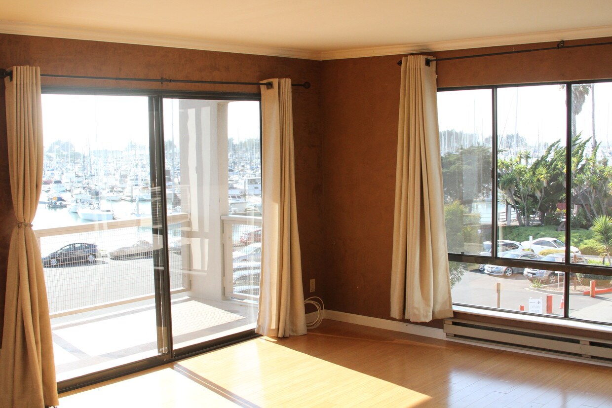 270 Degree View of Harbor and SF Bay - 2 Anchor Dr