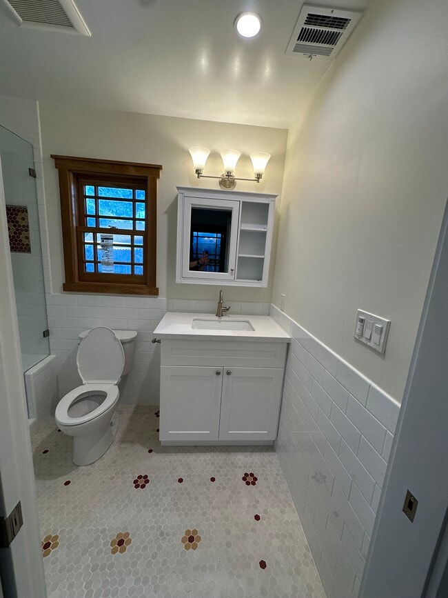 Bathroom - 1719 Loma Vista St