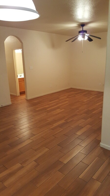 Foto del edificio - 2808 Southampton Way
