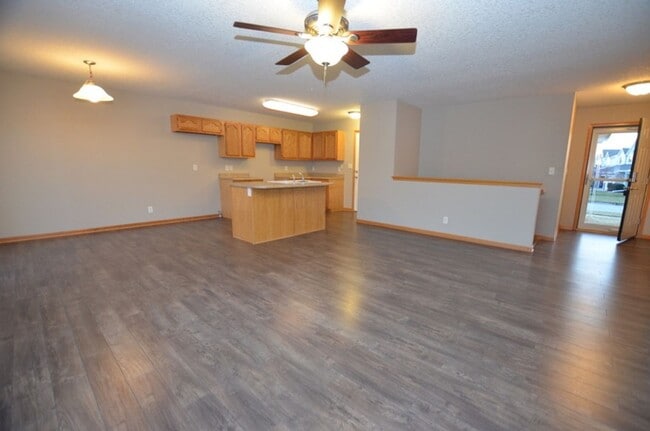 Building Photo - Open Layout Waukee Ranch
