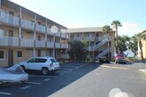 Foto principal - 2 bed 1 bath condo on the river.
