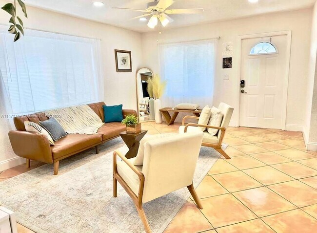 Foto del edificio - 3761 SW 14th St