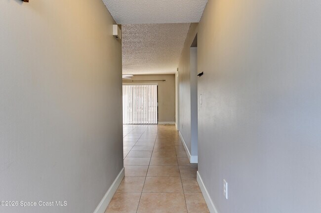 Foto del edificio - 333 S Patrick Dr