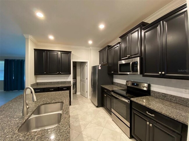 Foto del edificio - 10049 Victory Gallop Loop