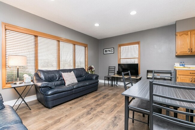 Building Photo - 765 Independence St