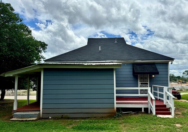 Foto del edificio - 2 Bedroom Cottage with Charm!