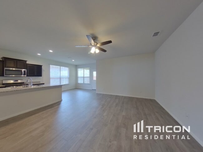 Building Photo - 2404 Sunset Beach Ct
