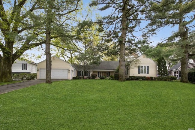 Building Photo - 20 Crescent Dr