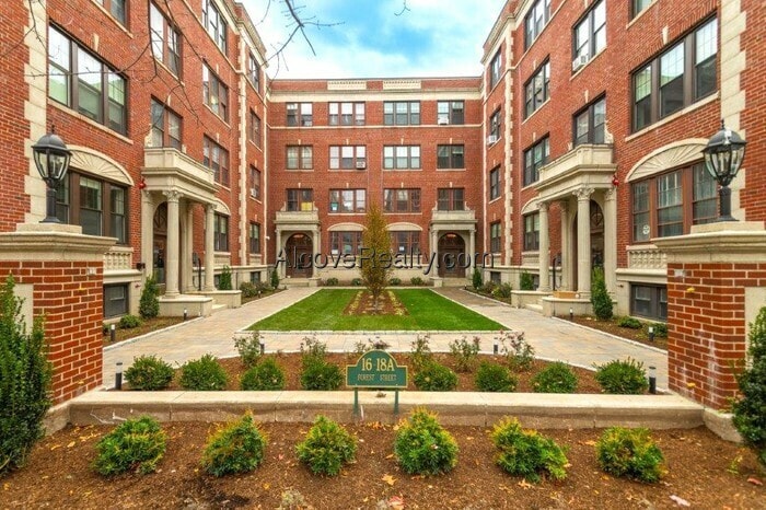 Photo - 17a Forest St (Cambridge, MA)