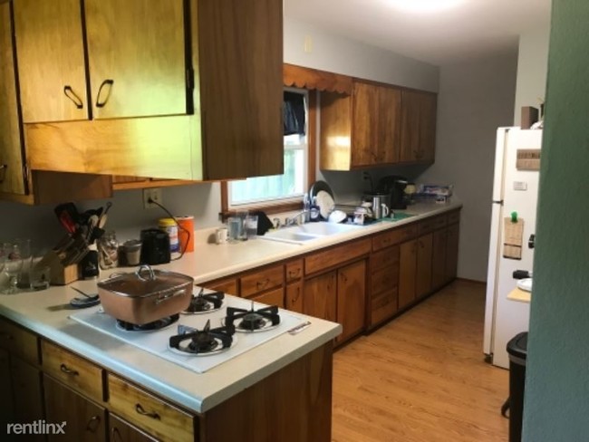 Building Photo - 3 br, 2 bath House - 210 lincoln