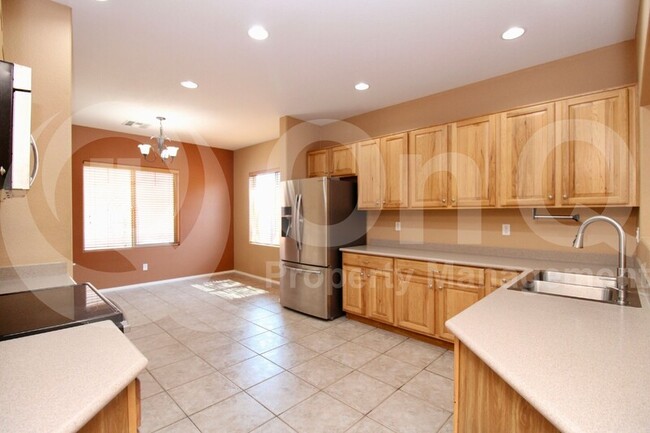 Building Photo - 8522 W Quail Track Dr