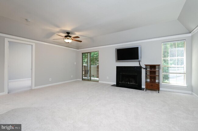 Building Photo - 3922 Penderview Dr