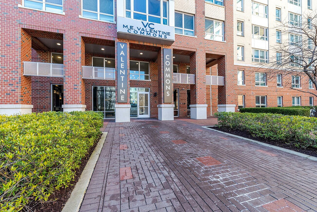 Valentine-Commons-Apartments-Near-NC-State-University-Building-Exterior - Valentine Commons Apartments