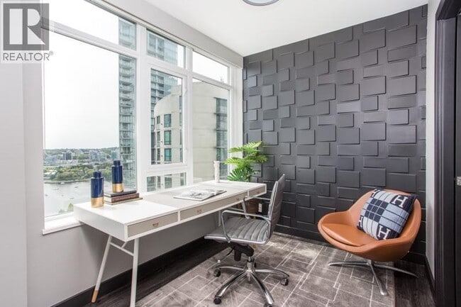 Building Photo - 1372 Seymour St