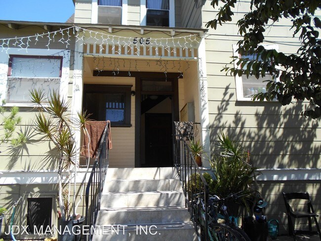 Building Photo - 505 21ST St