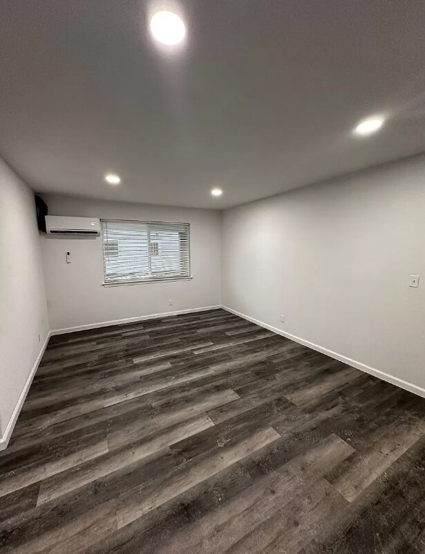 Building Photo - 3281 Richfield Ct