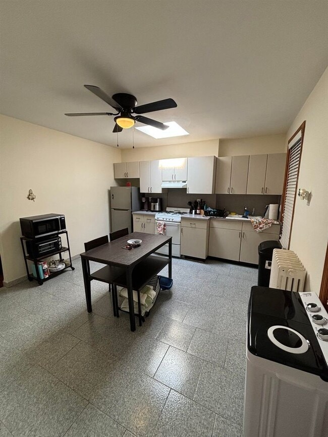 Foto del edificio - 513 Willow Ave