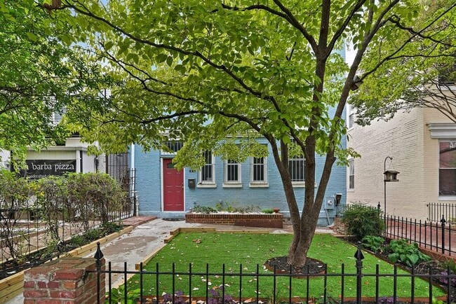 Building Photo - 6 14th St NE