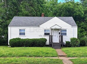 Building Photo - 1763 W Lee St