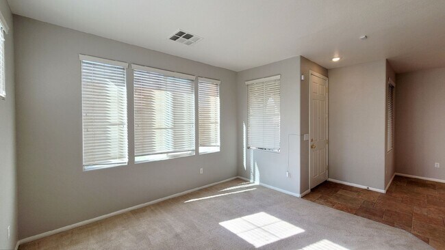 Building Photo - 8612 Splendid Leaf Ct - 4 bedrooms ,  2.5 ...
