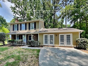 Building Photo - 7025 Markway Dr