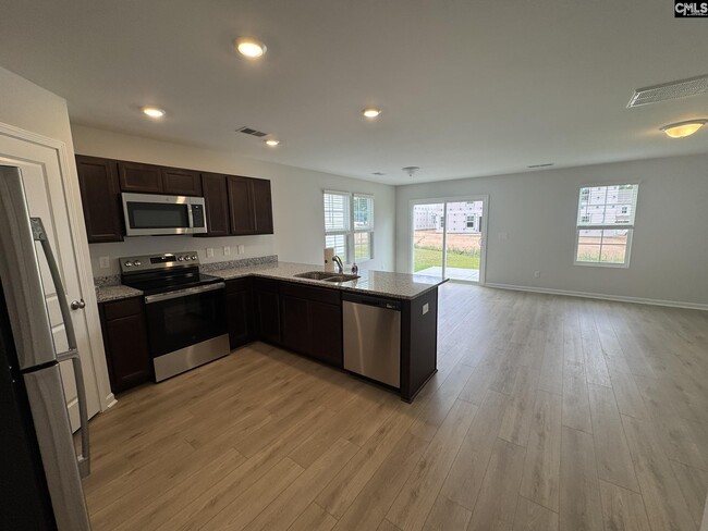 Building Photo - 421 Pinaster Path