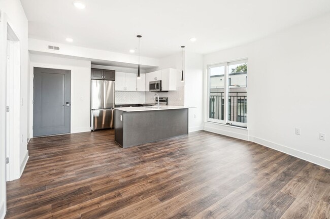 Interior Photo - OLO
