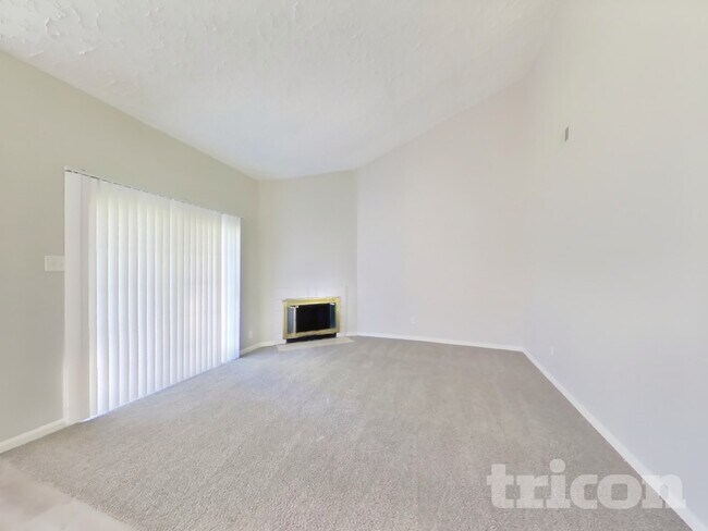 Building Photo - 10919 Almond Grove